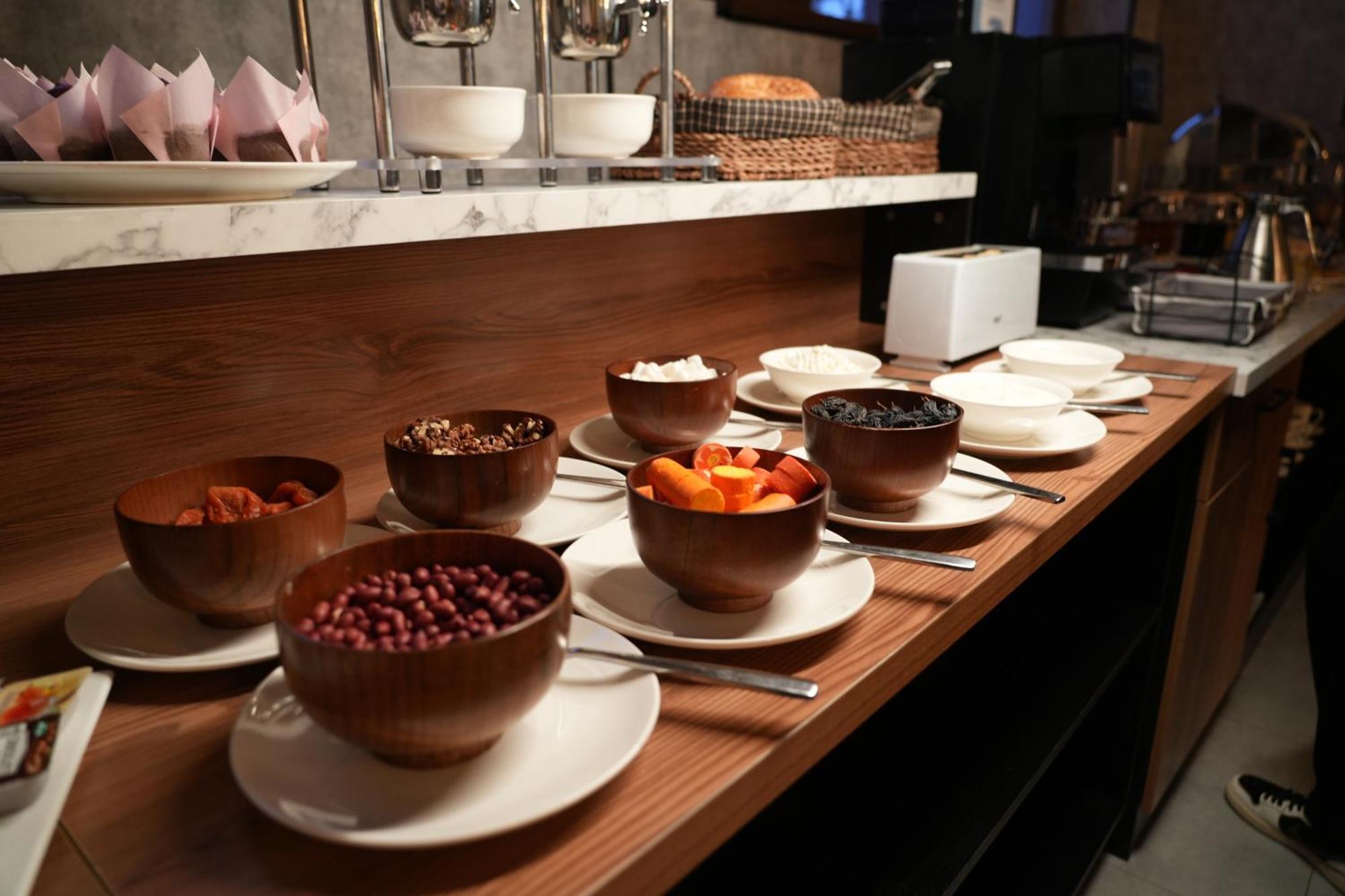 Silk Road Premium Hotel Tasjkent Eksteriør bilde